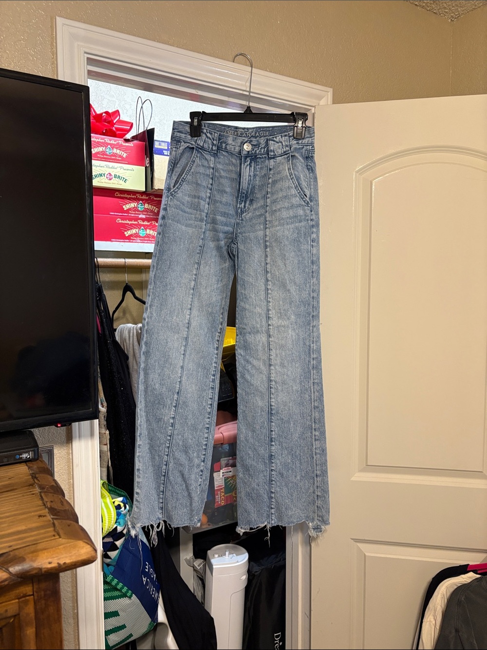 American Eagle Outfitters Light Wash Wide-Leg High-Rise Jeans